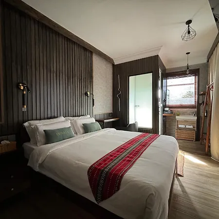 Shalom Suites